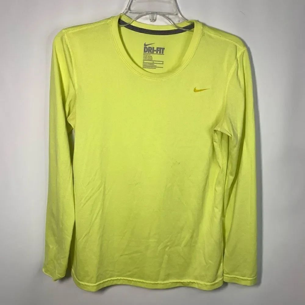 Nike dri fit long sleeve athletic shirt, size medium ￼